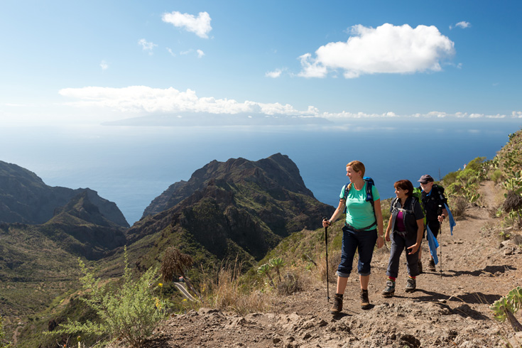 Hiking along the Teno Mountains